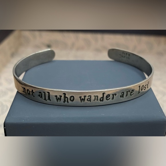 Not all who wander are lost, I can’t change Courage, Love is patient* - Picture 2 of 7